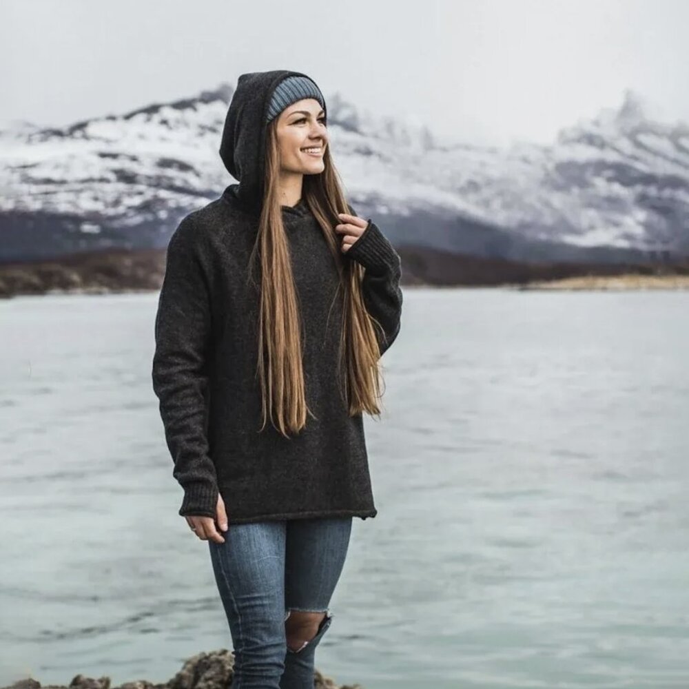 DESCENDED FROM ODIN Staithes Merino Wool Hoodie Unisex XS Deep Burgundy